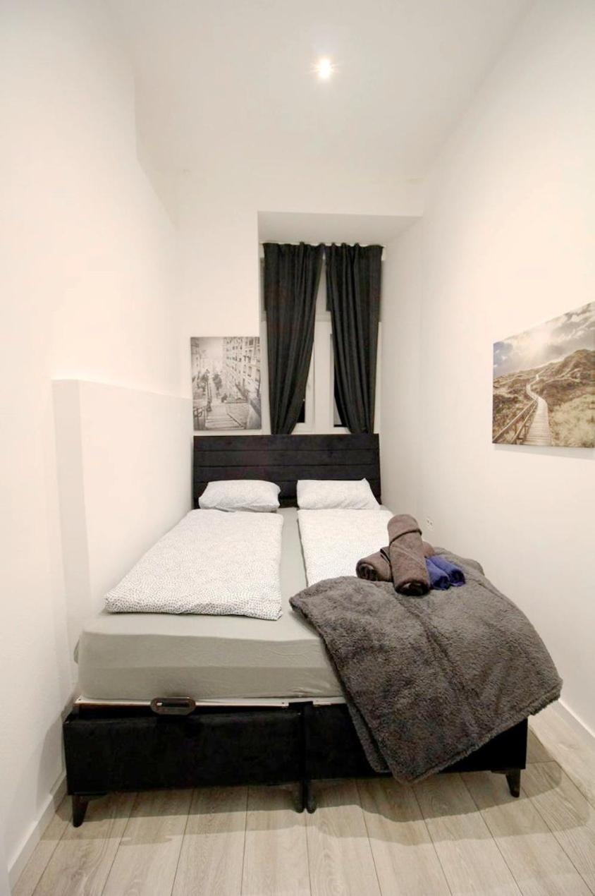 Comfortable Rooms In Akh Area Vienna Exterior photo